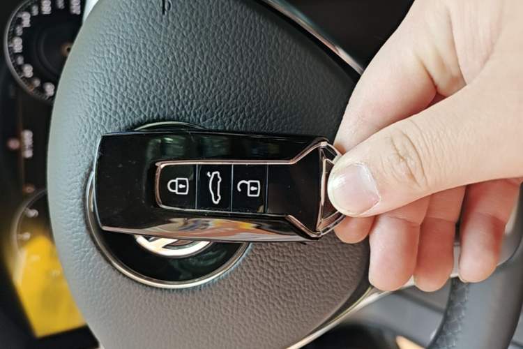 Used Volkswagen Touareg 2020 3.0 TSI Luxury Edition China VI Vehicle Key