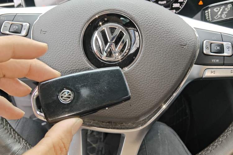 Used Volkswagen Touareg 2020 3.0 TSI Luxury Edition China VI Vehicle Key