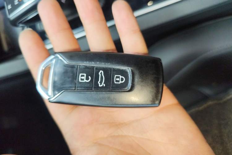 Used Volkswagen Touareg 2020 3.0 TSI Luxury Edition China VI Vehicle Key