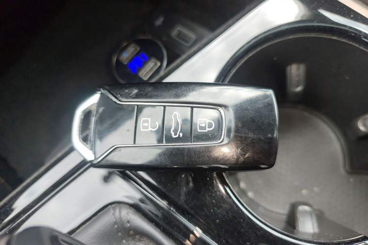 Used Volkswagen Touareg 2020 3.0 TSI Luxury Edition China VI Vehicle Key
