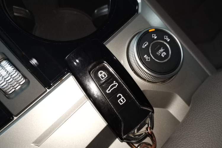 Used Volkswagen Touareg 2020 3.0 TSI Luxury Edition China VI Vehicle Key