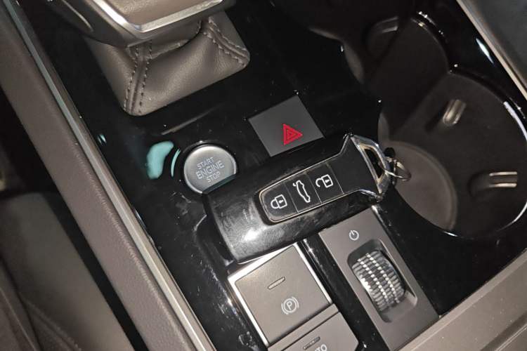 Used Volkswagen Touareg 2020 2.0 TSI RuiShang Edition China VI Standard Vehicle Key