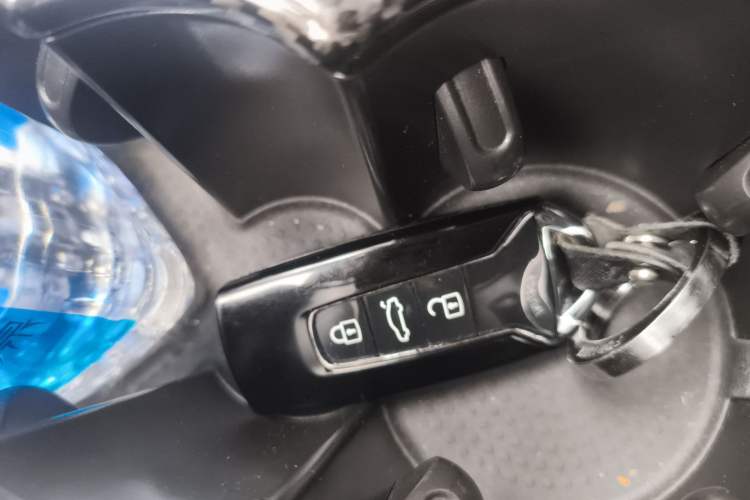 Used Volkswagen Touareg 2020 3.0 TSI Luxury Edition China VI Vehicle Key