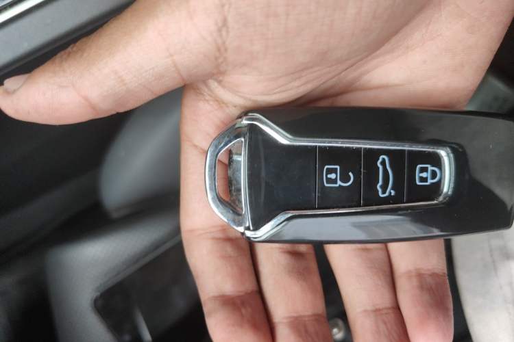 Used Volkswagen Touareg 2020 3.0 TSI Luxury Edition China VI Vehicle Key