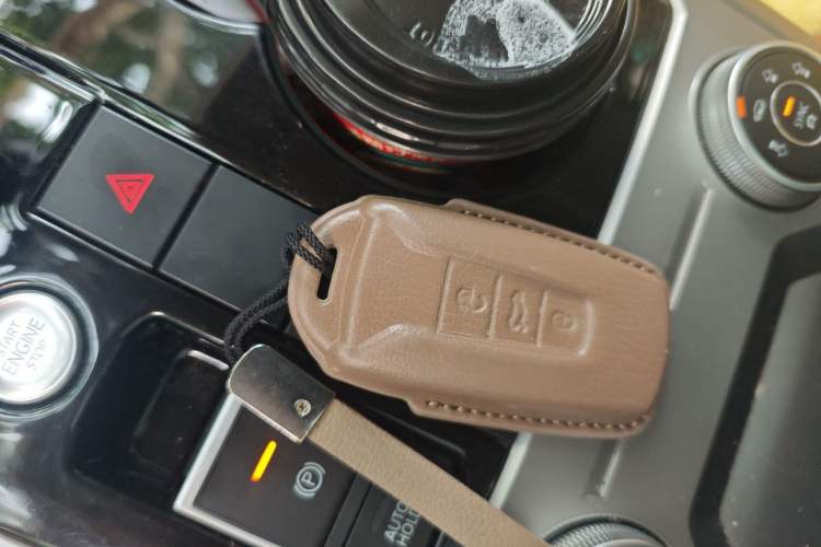 Used Volkswagen Touareg 2020 2.0 TSI RuiShang Edition China VI Standard Vehicle Key