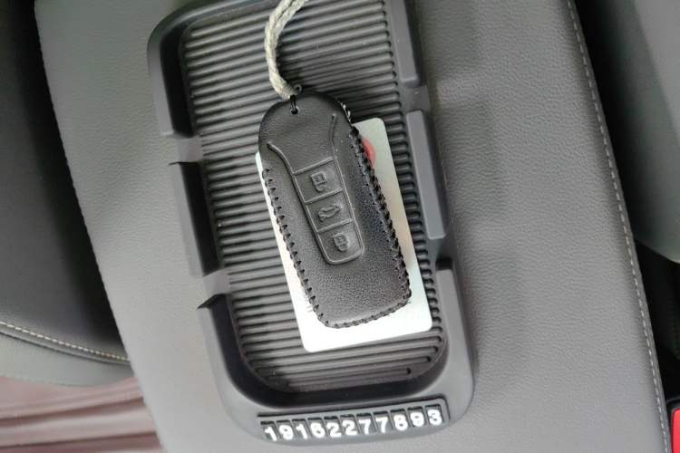 Used Volkswagen Touareg 2020 3.0 TSI Luxury Edition China VI Vehicle Key