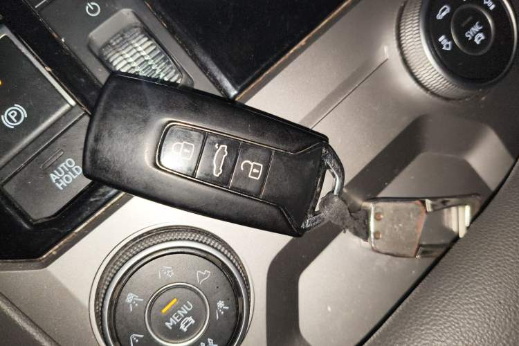 Used Volkswagen Touareg 2020 3.0 TSI Luxury Edition China VI Vehicle Key
