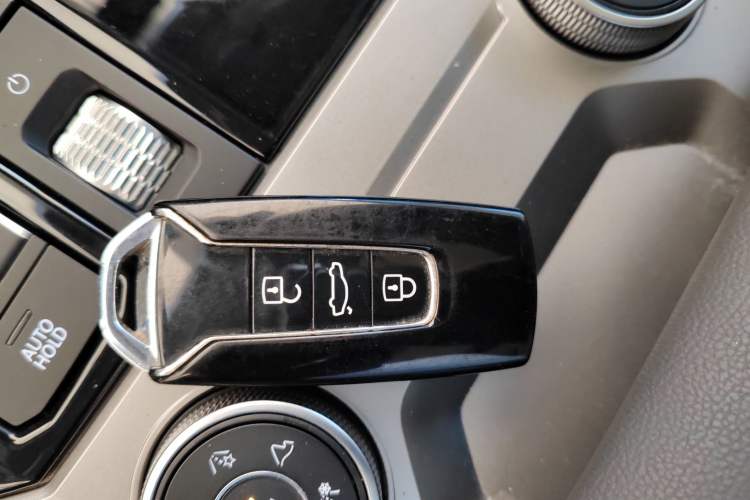 Used Volkswagen Touareg 2020 2.0 TSI RuiShang Edition China VI Standard Vehicle Key