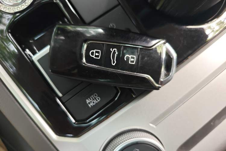 Used Volkswagen Touareg 2020 2.0 TSI RuiShang Edition China VI Standard Vehicle Key