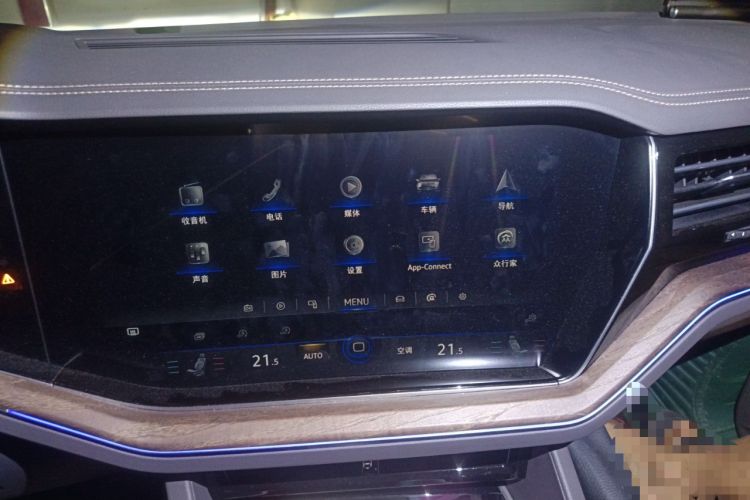 Used Volkswagen Touareg 2020 2.0 TSI RuiShang Edition China VI Standard Audio And AC Panel