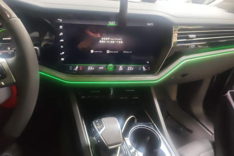 Used Volkswagen Touareg 2020 3.0 TSI Luxury Edition China VI Audio And AC Panel