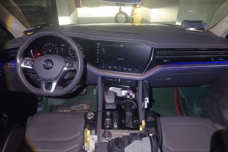Used Volkswagen Touareg 2020 2.0 TSI RuiShang Edition China VI Standard Center Console