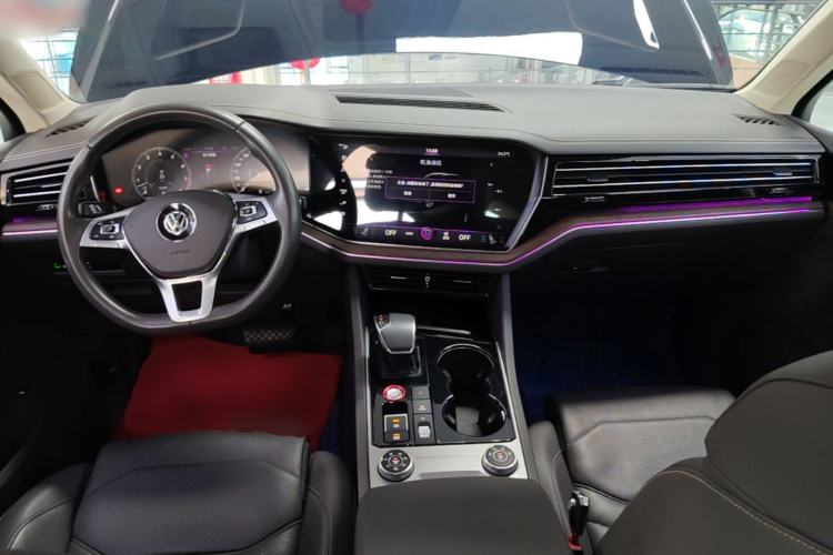 Used Volkswagen Touareg 2020 3.0 TSI Luxury Edition China VI Center Console