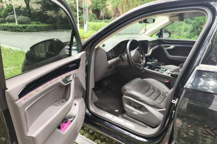 Used Volkswagen Touareg 2020 3.0 TSI Luxury Edition China VI Driver Seat