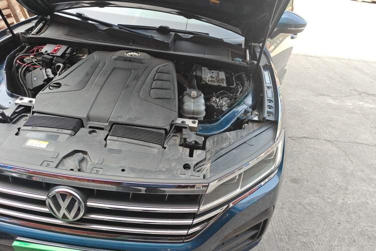 Used Volkswagen Touareg 2020 2.0 TSI RuiShang Edition China VI Standard Engine Bay Left