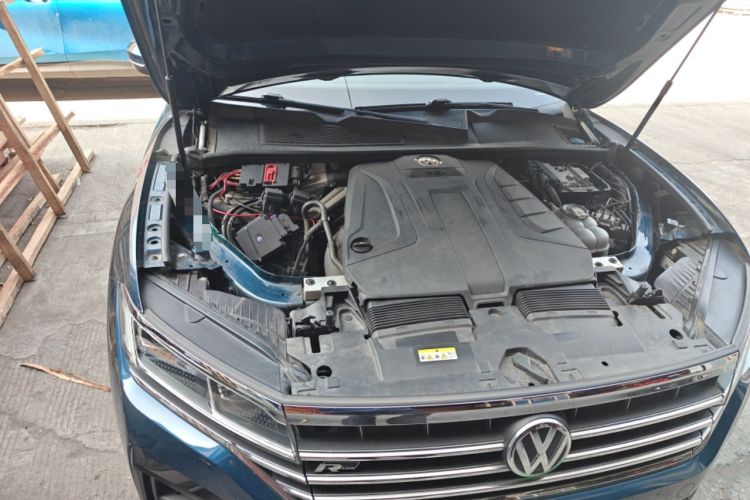 Used Volkswagen Touareg 2020 2.0 TSI RuiShang Edition China VI Standard Engine Bay Right