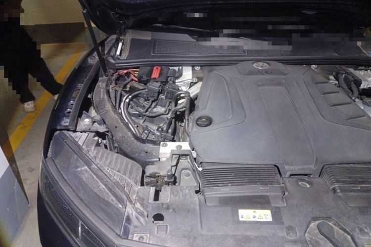 Used Volkswagen Touareg 2020 2.0 TSI RuiShang Edition China VI Standard Engine Bay Right