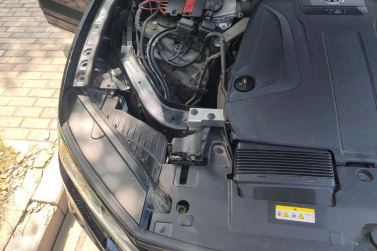 Used Volkswagen Touareg 2020 2.0 TSI RuiShang Edition China VI Standard Engine Bay Right