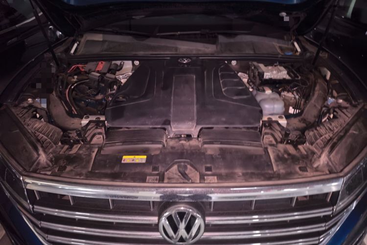 Used Volkswagen Touareg 2020 2.0 TSI RuiShang Edition China VI Standard Engine Bay
