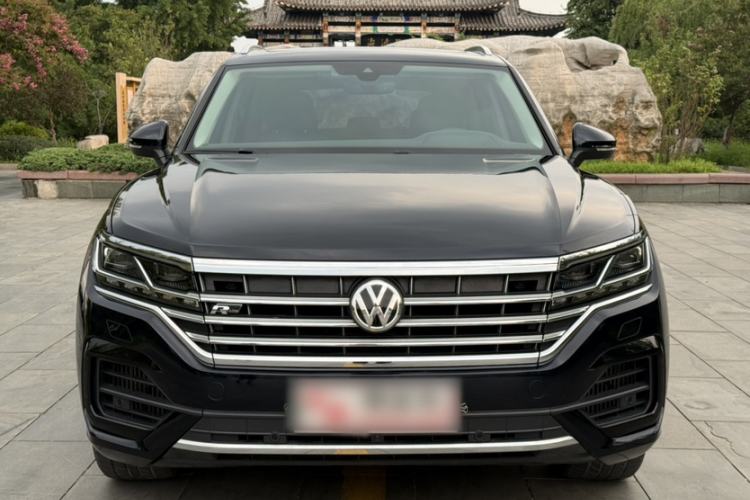 Used Volkswagen Touareg 2020 3.0 TSI Luxury Edition China VI Exterior 1