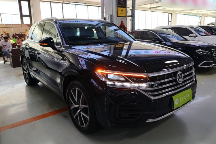 Used Volkswagen Touareg 2020 3.0 TSI Luxury Edition China VI Front Right 45 Deg