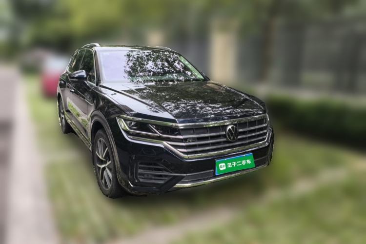 Used Volkswagen Touareg 2020 3.0 TSI Luxury Edition China VI Front Right 45 Deg