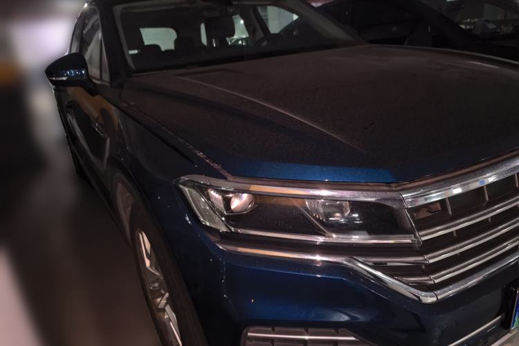 Used Volkswagen Touareg 2020 2.0 TSI RuiShang Edition China VI Standard Front Right 45 Deg
