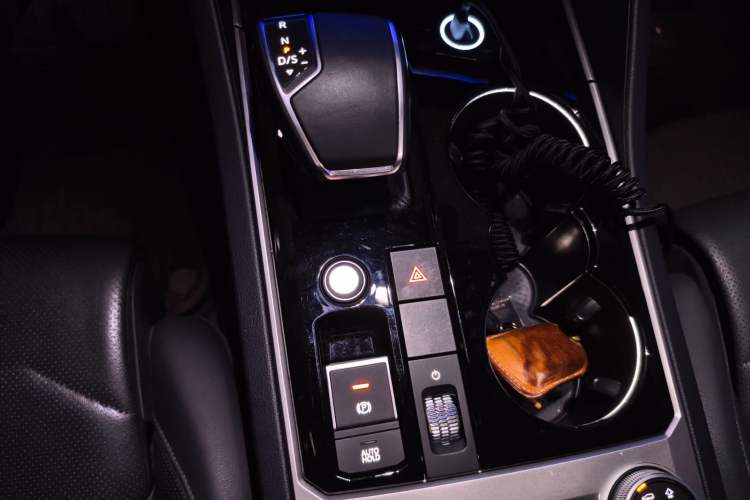 Used Volkswagen Touareg 2020 2.0 TSI RuiShang Edition China VI Standard Gear Lever