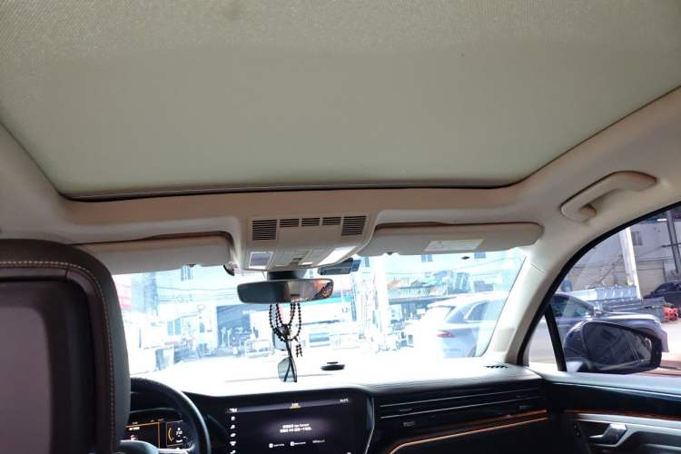 Used Volkswagen Touareg 2020 3.0 TSI Luxury Edition China VI Headliner