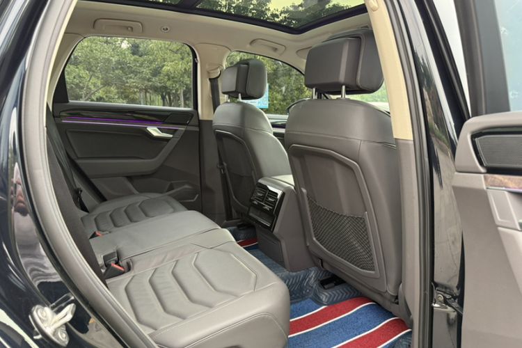 Used Volkswagen Touareg 2020 3.0 TSI Luxury Edition China VI Interior 7