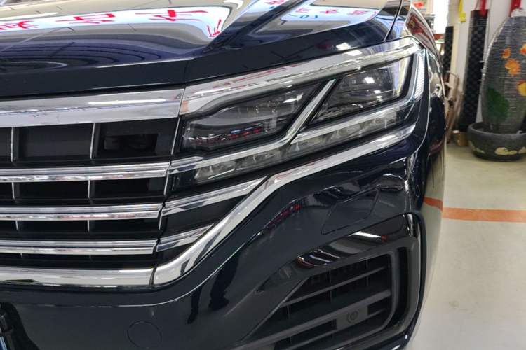 Used Volkswagen Touareg 2020 3.0 TSI Luxury Edition China VI Left Front Headlight