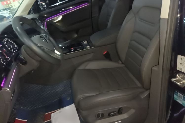Used Volkswagen Touareg 2020 3.0 TSI Luxury Edition China VI Left Front Seat
