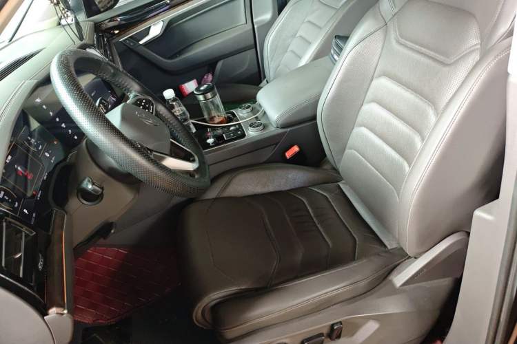 Used Volkswagen Touareg 2020 3.0 TSI Luxury Edition China VI Left Front Seat