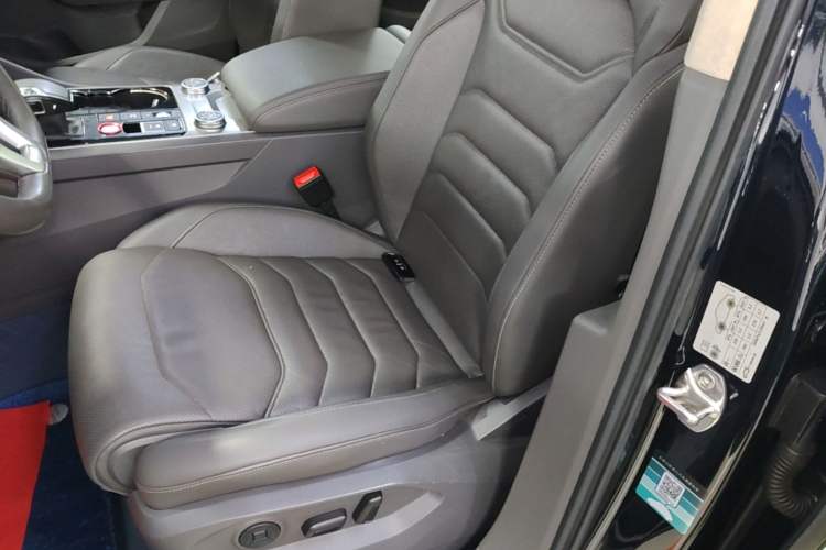 Used Volkswagen Touareg 2020 3.0 TSI Luxury Edition China VI Left Front Seat