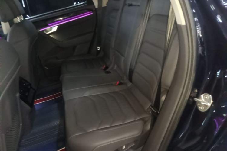 Used Volkswagen Touareg 2020 3.0 TSI Luxury Edition China VI Left Rear Seat