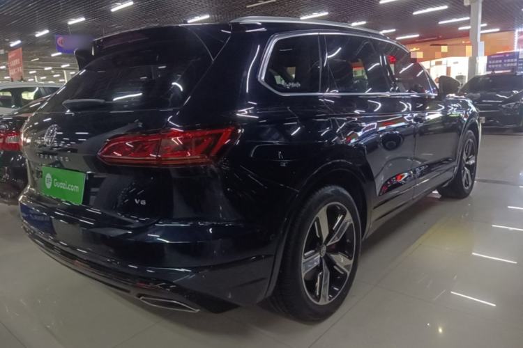 Used Volkswagen Touareg 2020 3.0 TSI Luxury Edition China VI Rear Right 45 Deg