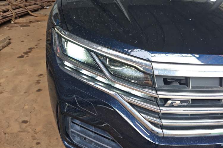 Used Volkswagen Touareg 2020 3.0 TSI Luxury Edition China VI Right Front Headlight