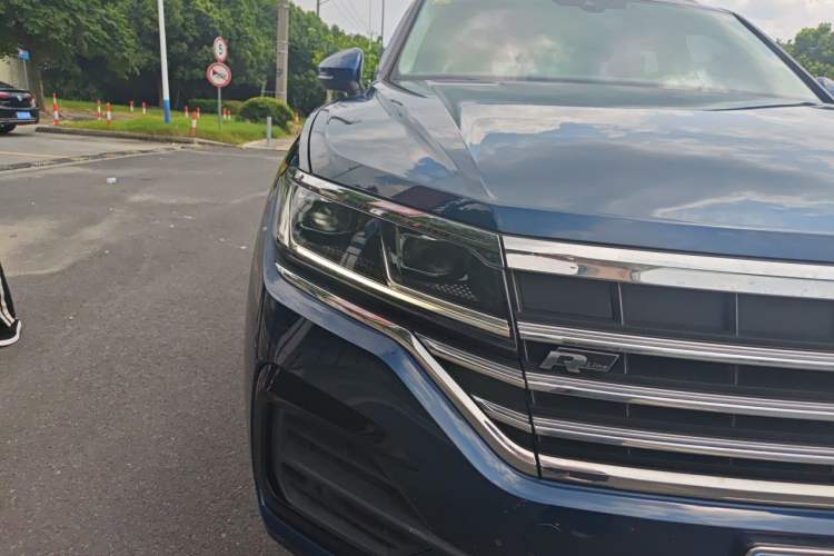Used Volkswagen Touareg 2020 2.0 TSI RuiShang Edition China VI Standard Right Front Headlight