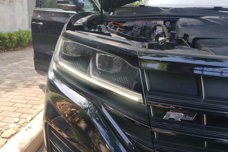 Used Volkswagen Touareg 2020 2.0 TSI RuiShang Edition China VI Standard Right Front Headlight