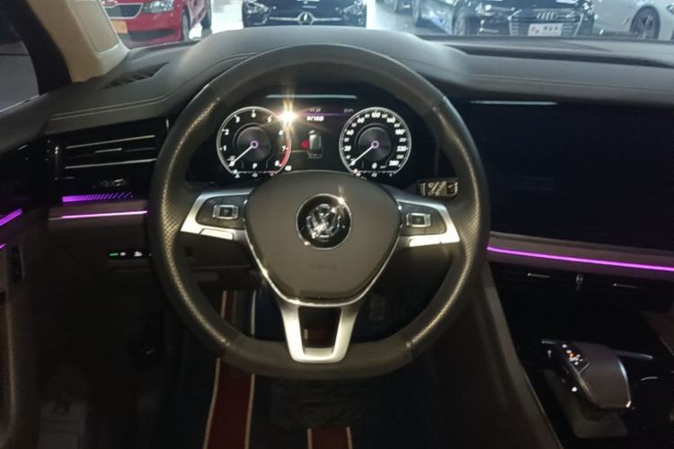 Used Volkswagen Touareg 2020 3.0 TSI Luxury Edition China VI Steering Wheel