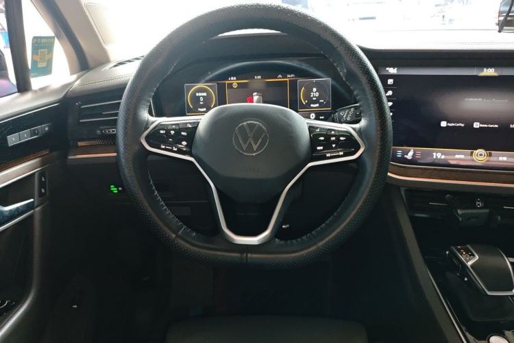 Used Volkswagen Touareg 2020 3.0 TSI Luxury Edition China VI Steering Wheel