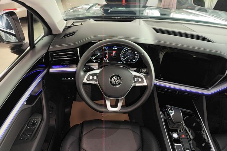 Used Volkswagen Touareg 2020 2.0 TSI RuiShang Edition China VI Standard Steering Wheel
