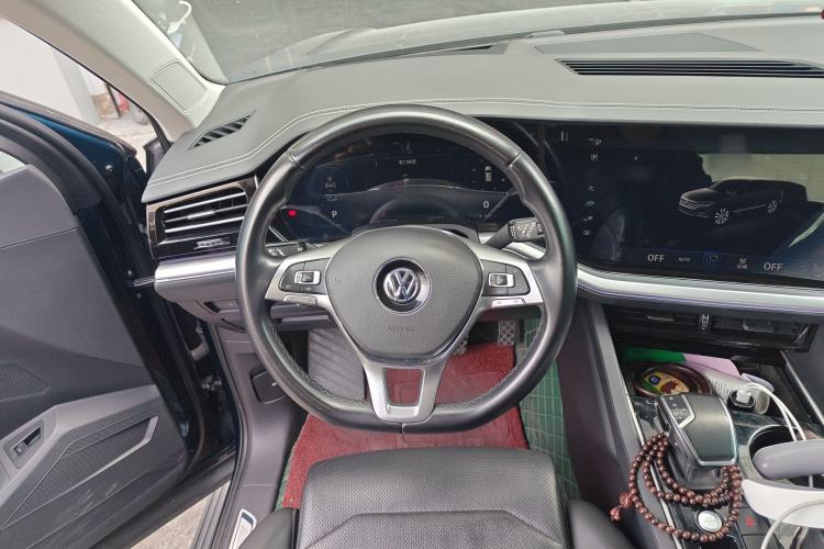 Used Volkswagen Touareg 2020 2.0 TSI RuiShang Edition China VI Standard Steering Wheel