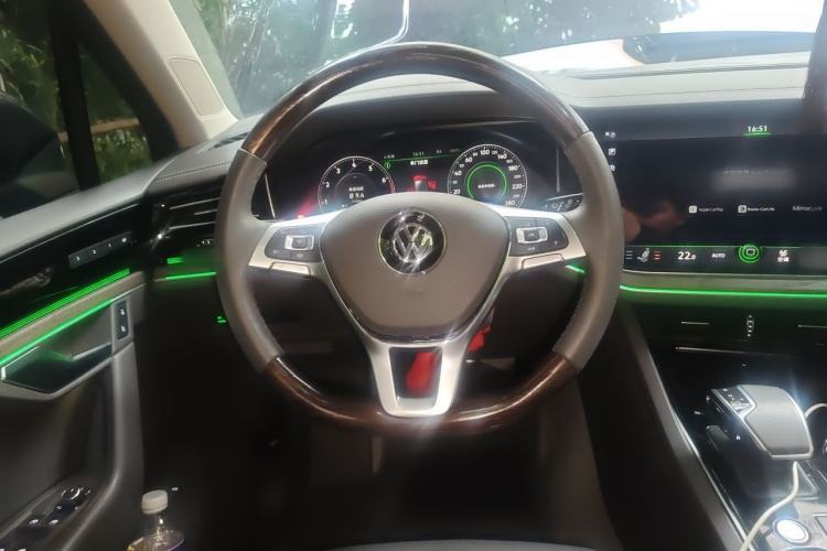 Used Volkswagen Touareg 2020 3.0 TSI Luxury Edition China VI Steering Wheel