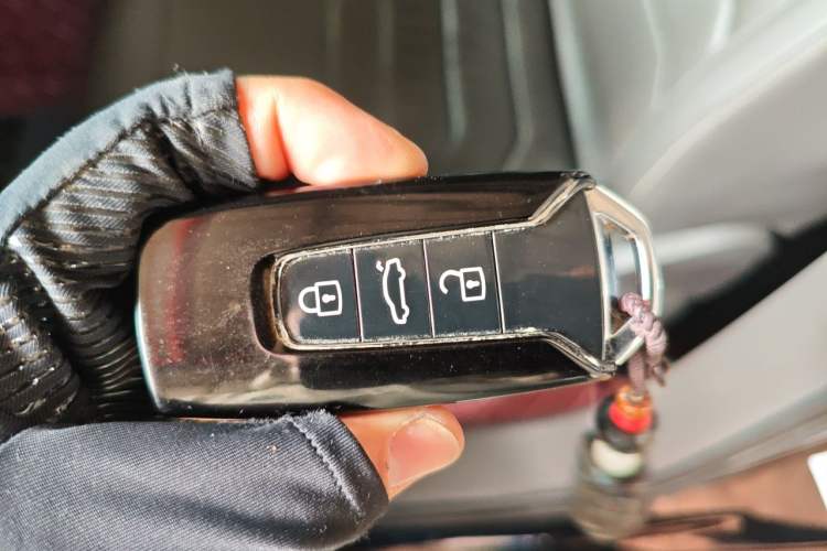 Used Volkswagen Touareg 2020 3.0 TSI Luxury Edition China VI Vehicle Key