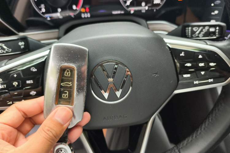 Used Volkswagen Touareg 2020 3.0 TSI Luxury Edition China VI Vehicle Key