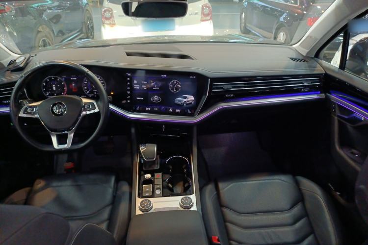 Used Volkswagen Touareg 2020 2.0 TSI RuiShang Edition China VI Standard Center Console