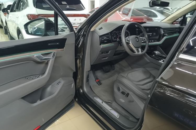 Used Volkswagen Touareg 2020 3.0 TSI Luxury Edition China VI Driver Seat