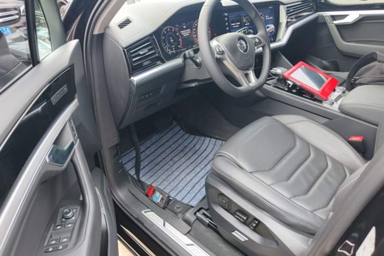 Used Volkswagen Touareg 2020 3.0 TSI Luxury Edition China VI Driver Seat
