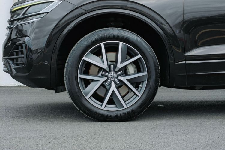 Used Volkswagen Touareg 2020 3.0 TSI Luxury Edition China VI Exterior 4